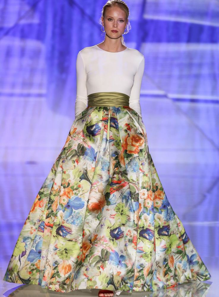 Μακριές φλοράλ φούστες και πώς να τις συνδυάσεις